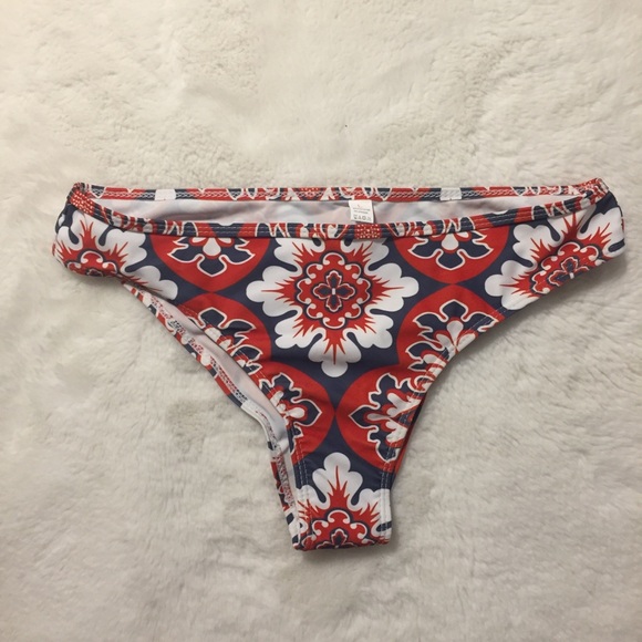 NWT SHEIN Ruffle Swimsuit - Picture 4 of 5